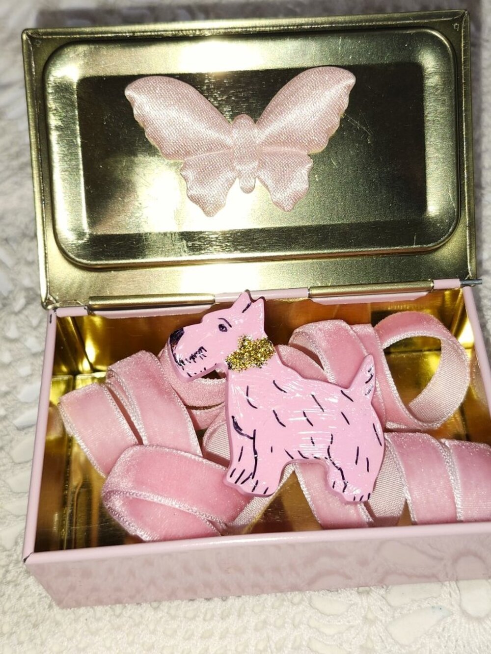 Pink little scotty dog in a little pink world brooch